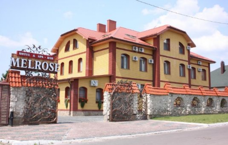 Вікна та двері в готелі Затишний